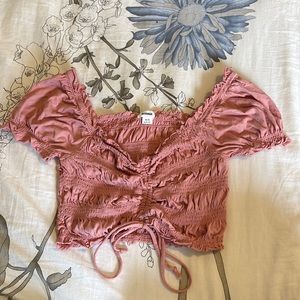 GARAGE| Size small pink cropped going out top